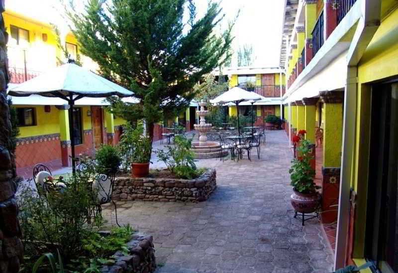 Plaza Mexicana Margarita'S Creel Exterior photo