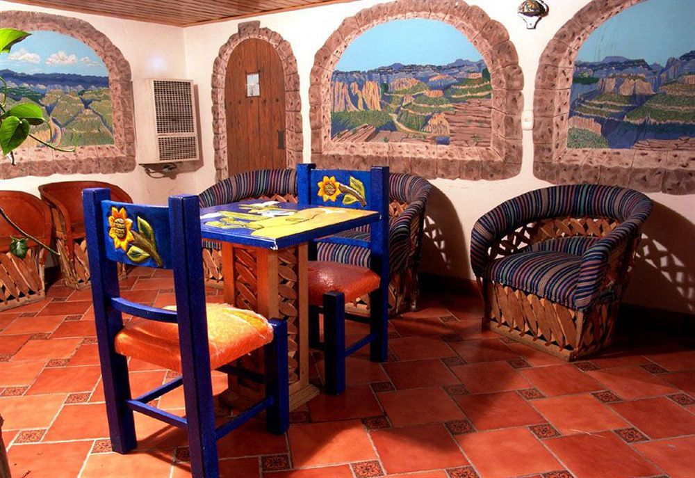Plaza Mexicana Margarita'S Creel Exterior photo